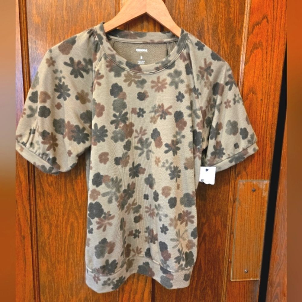 Sonoma Olive Floral Camo Short Sleeve Top Sweatshirt NWT Small
